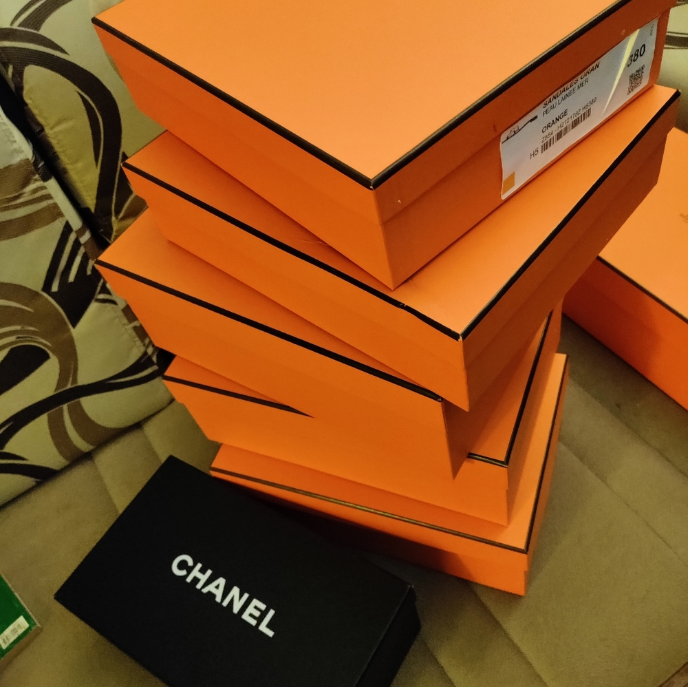 Authentic 💯🔥One empty Hermes box